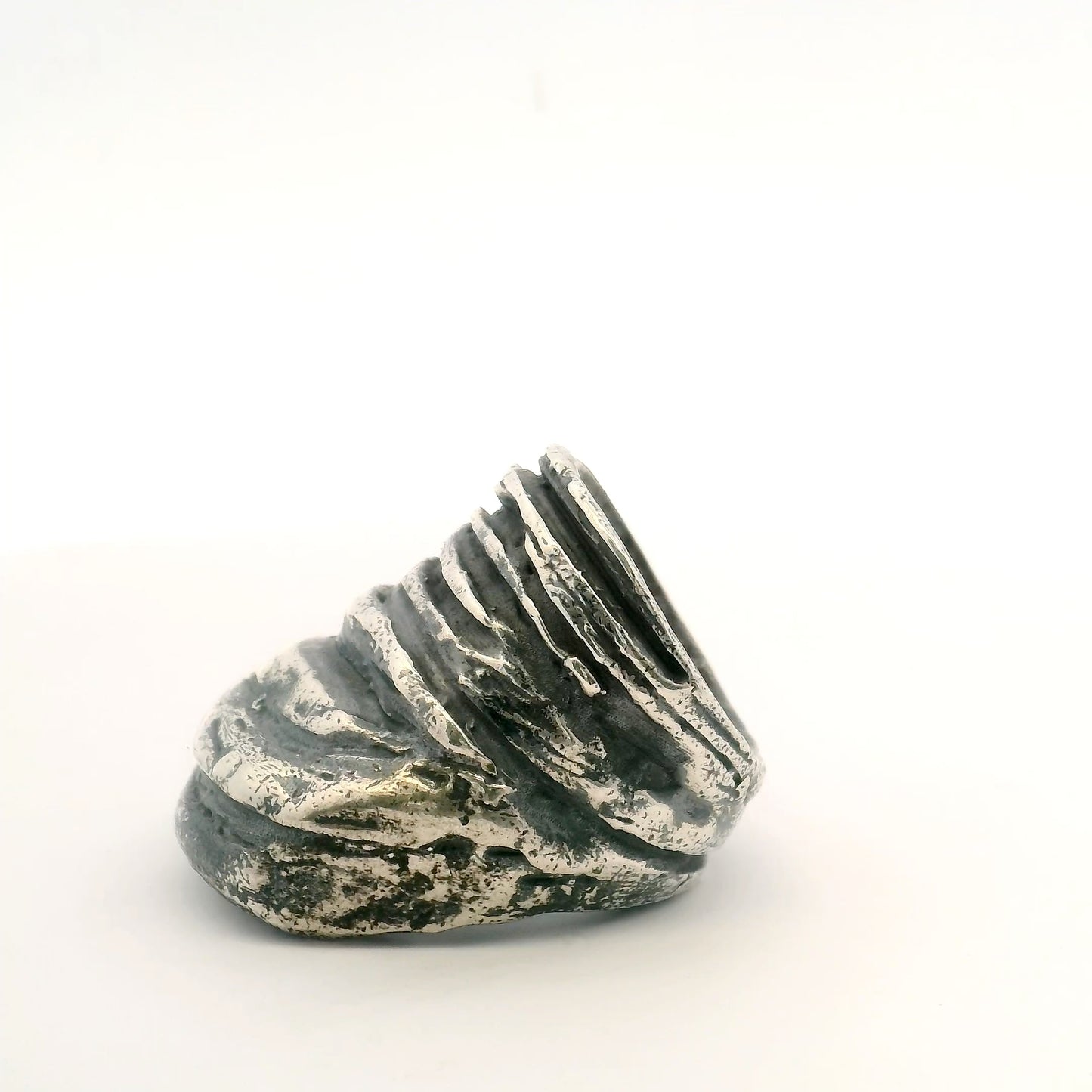 Object B - woman's ring - WR002