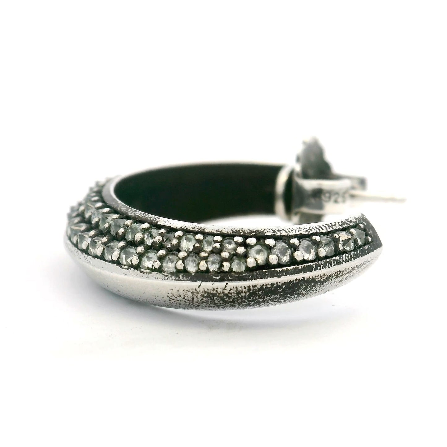 Object B - ROUND CUT WHITE DIAMONDS