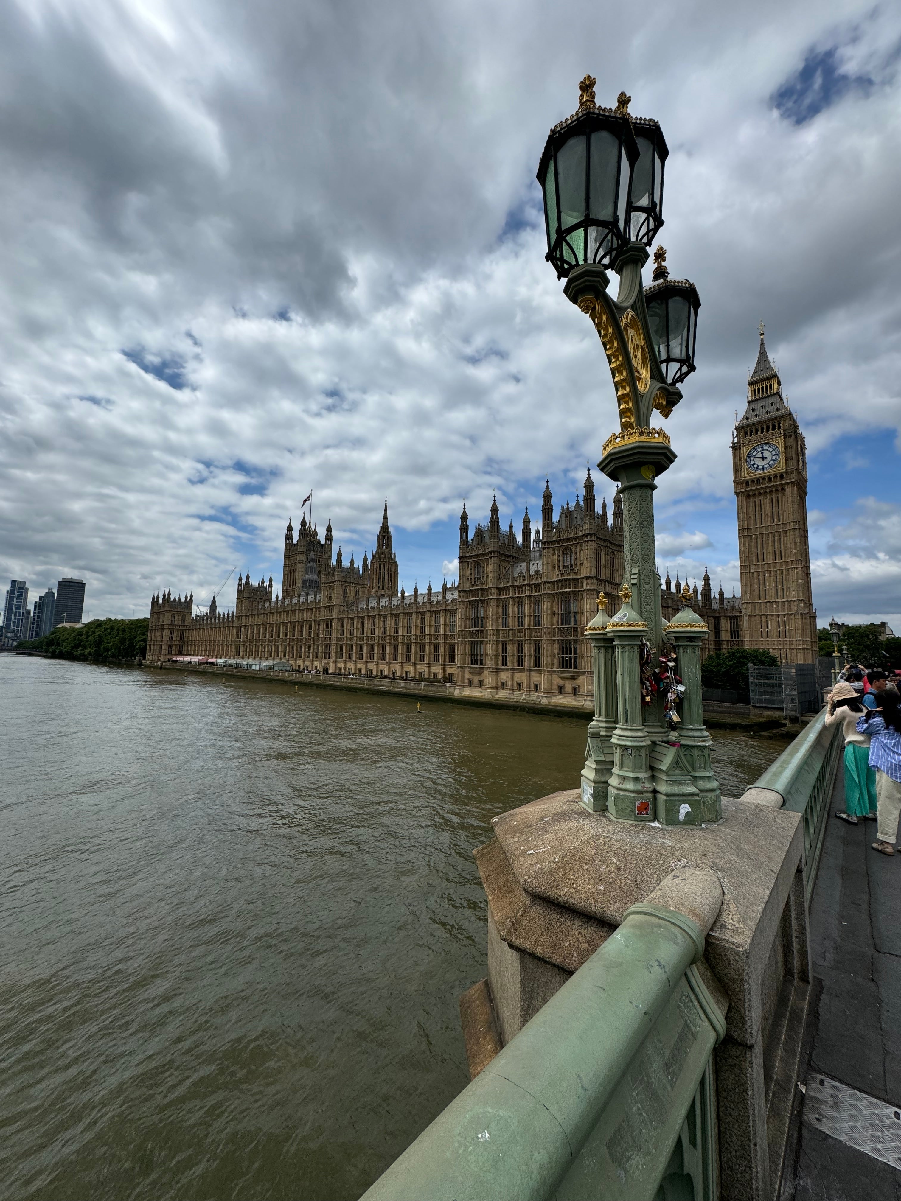 Exclusively Found at ... LONDON ! Coming Soon! 
