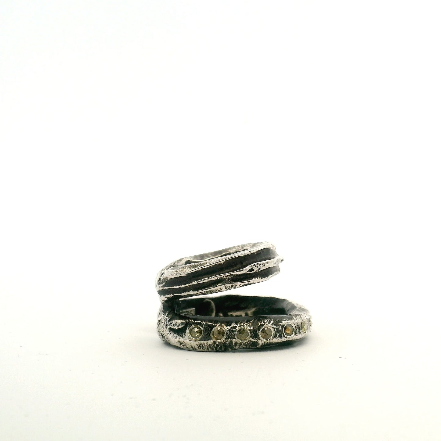 OBJECT B - ROSE CUT NATURAL ROUND DIAMOND DOUBLE CUFF LARGE