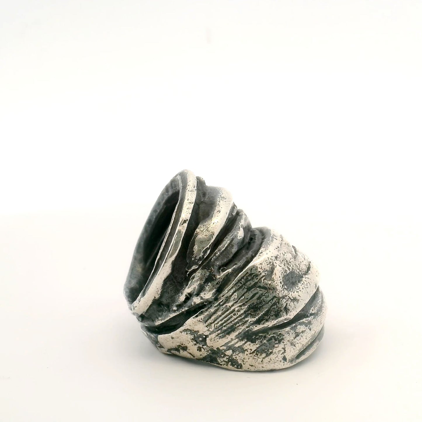 Object B - woman's ring - WR01