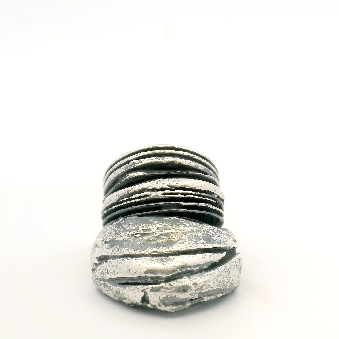 Object B - woman's ring - WR05