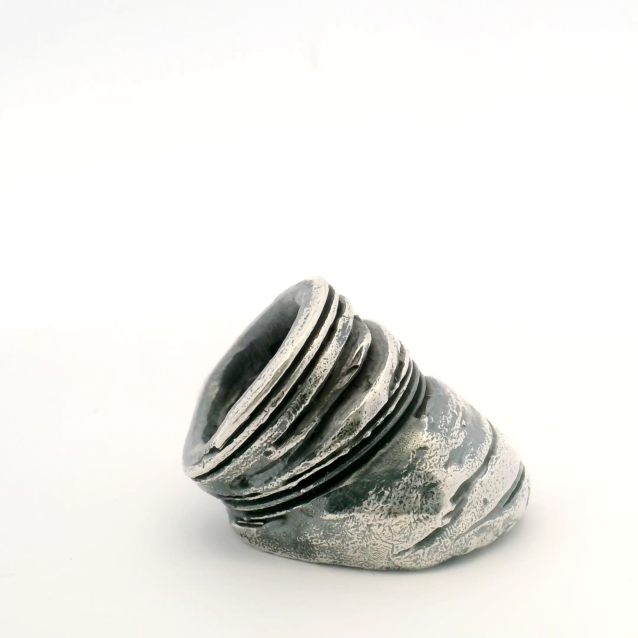 Object B - woman's ring - WR05