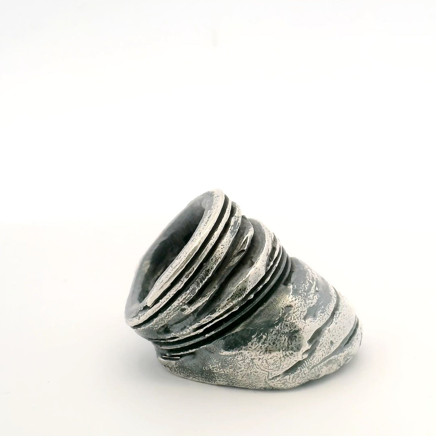 Object B - woman's ring - WR05