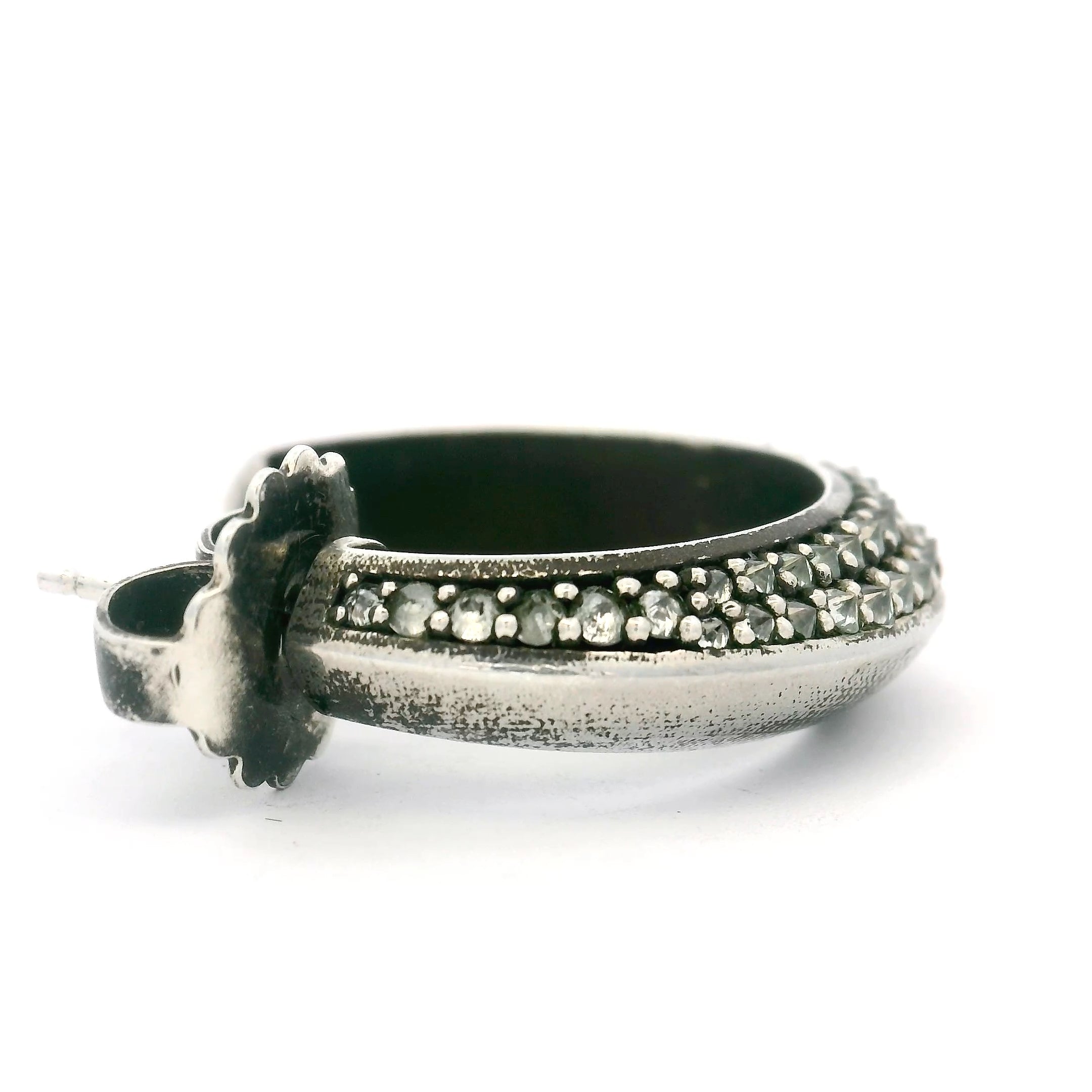 Object B - ROUND CUT WHITE DIAMONDS